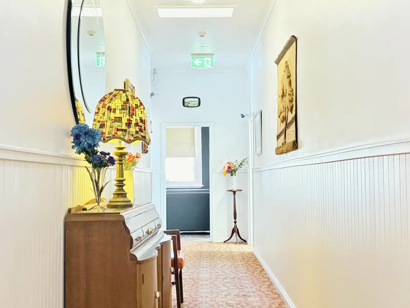 Vine Valley Inn on Vincent Street, Cessnock, with onsite guest parking